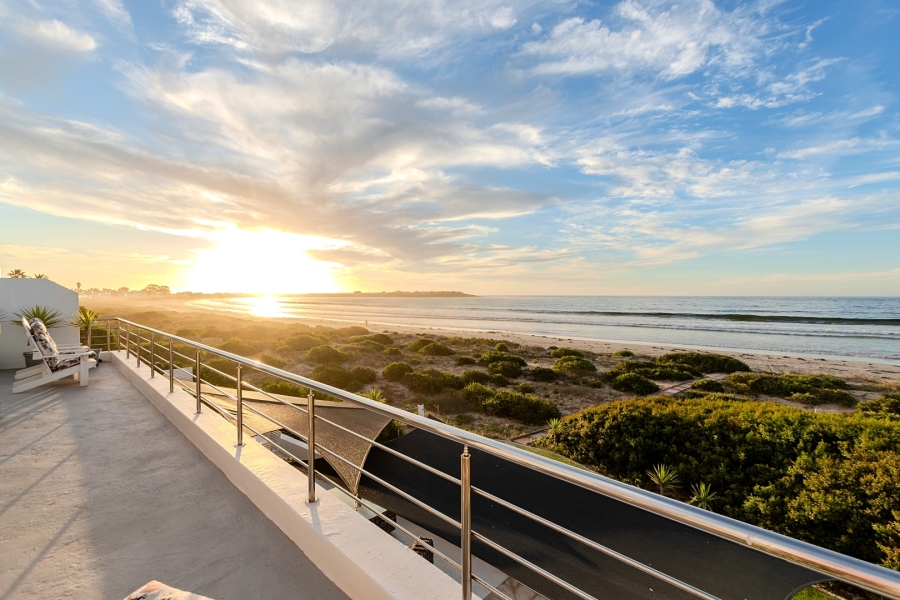 5 Bedroom Property for Sale in Golden Mile Western Cape